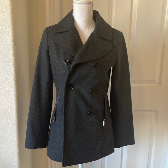 Button front jacket - Picture 1 of 10